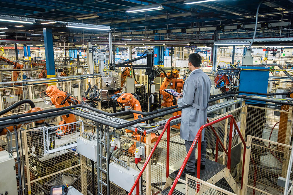 Figure IV-6: Enclosed Robot Application with an Overhead Observation Station (Source: iStock)